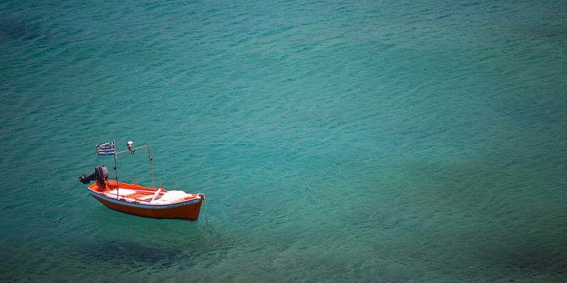 如何评估深圳中金德基金管理团队在资产管理与黄金交易领域的专业能力