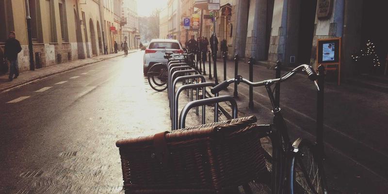 深圳中金德86：专业视角下的金融咨询、贵金属投资与资产管理新范式