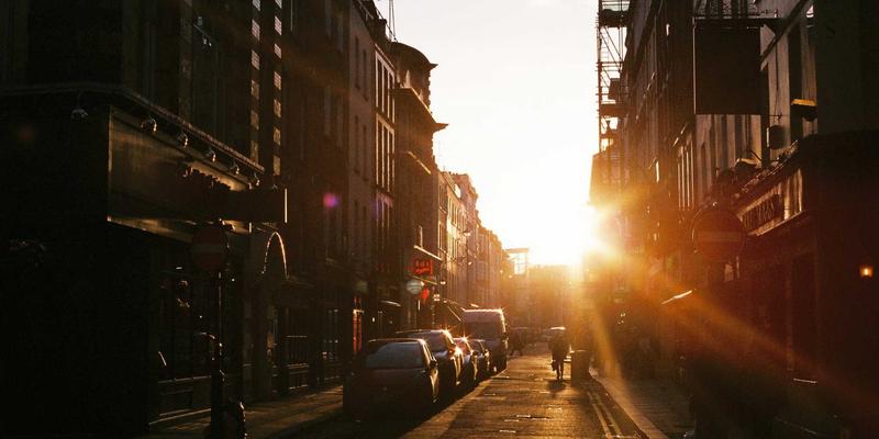 深圳中金德贵金属市场研究报告：深度解读全球央行购金行为对黄金交易价格的影响