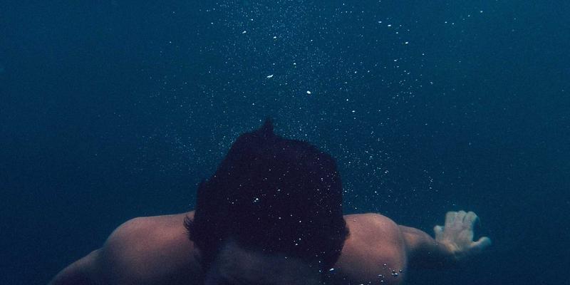 深圳中金德：黄金租赁与套息交易的专业实践与风险管理策略